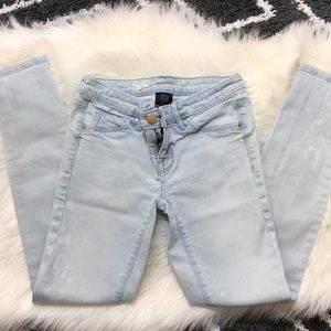 Mossimo Light wash Jeggings ✨ Size 24